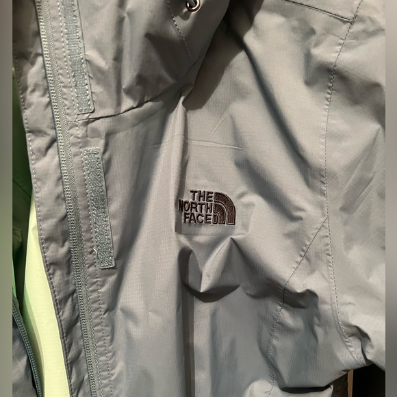 The North Face Parka - Picture 2 of 4